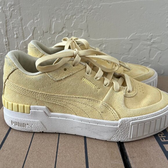 High Heels and Sneakers - Picture 1 of 8